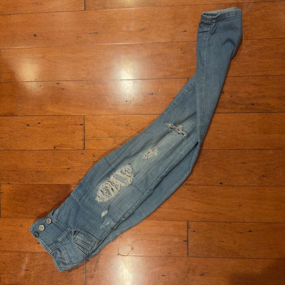 Wax Jean Women's Light Wash Distressed Skinny Jeans Size 1